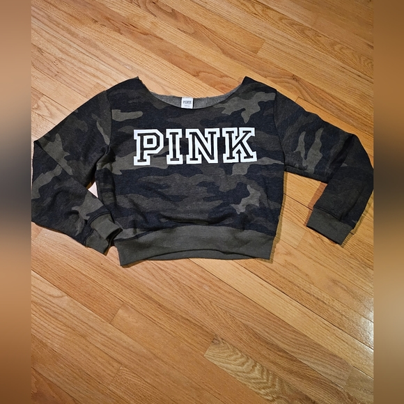PINK Victoria's Secret Tops - Victoria's Secret PINK camo lounge crop sweatshirt